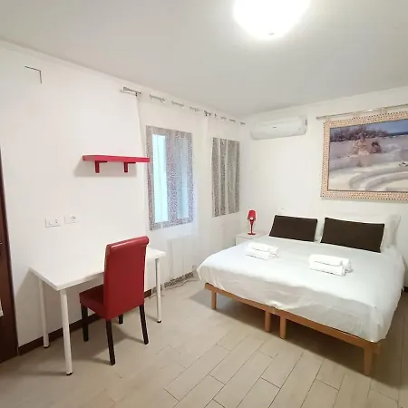 Briani With Private Patio Apartament *