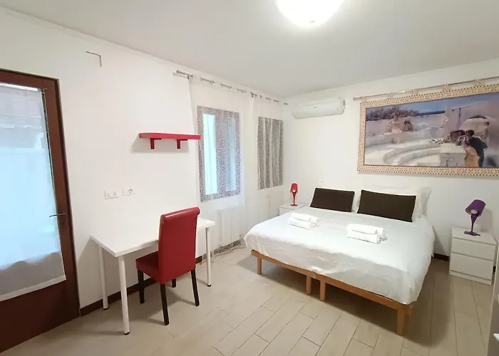 Briani With Private Patio Appartement *