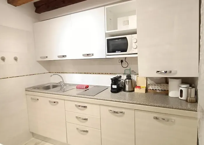 Briani With Private Patio Appartement *