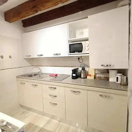 Briani With Private Patio Apartment *